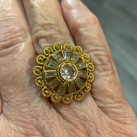 Beautiful ring size 8 - Picture 4 of 7